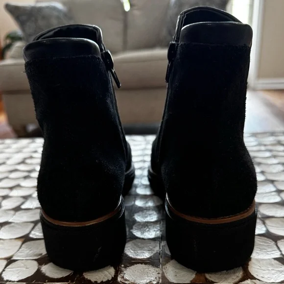 Clarks Suede Ankle Boots - Black - size 7.5 - Picture 4 of 7